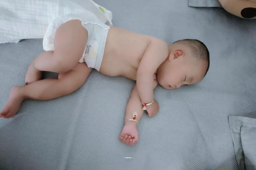 高唐几个月宝宝会抬头